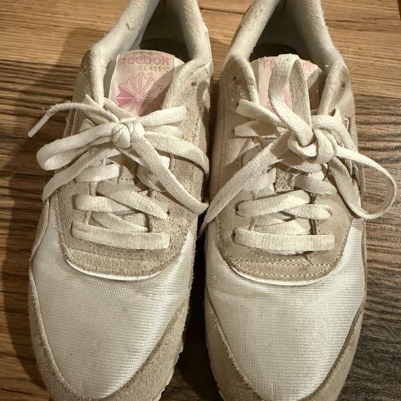 Reebok Women's Classic Cream Sneakers with Pink accent - Picture 6 of 6